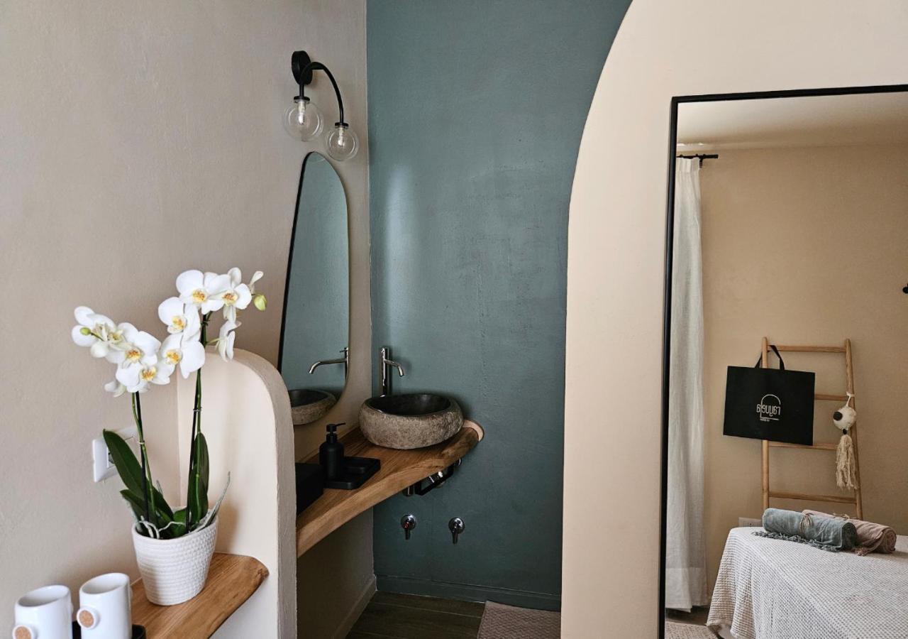 Rayuela Suites San Pantaleo Eksteriør bilde