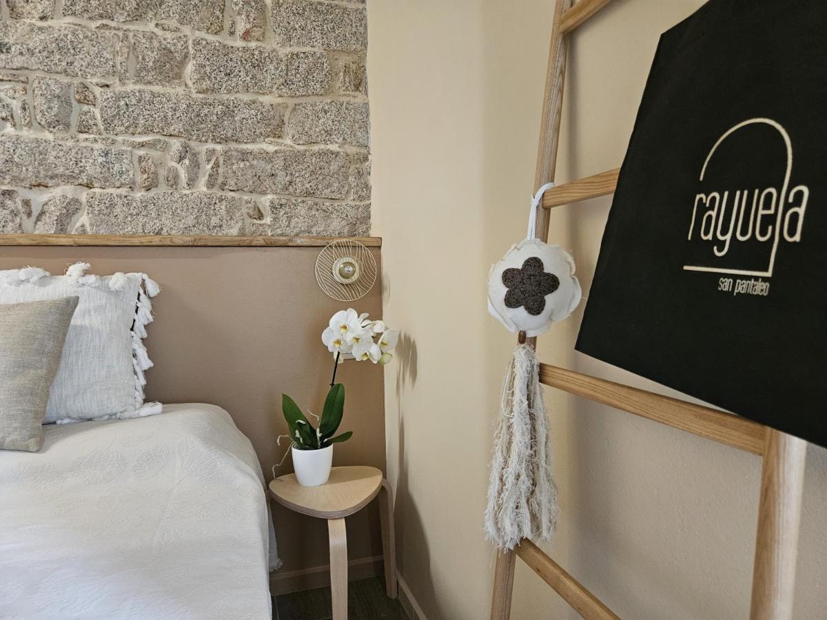Rayuela Suites San Pantaleo Eksteriør bilde